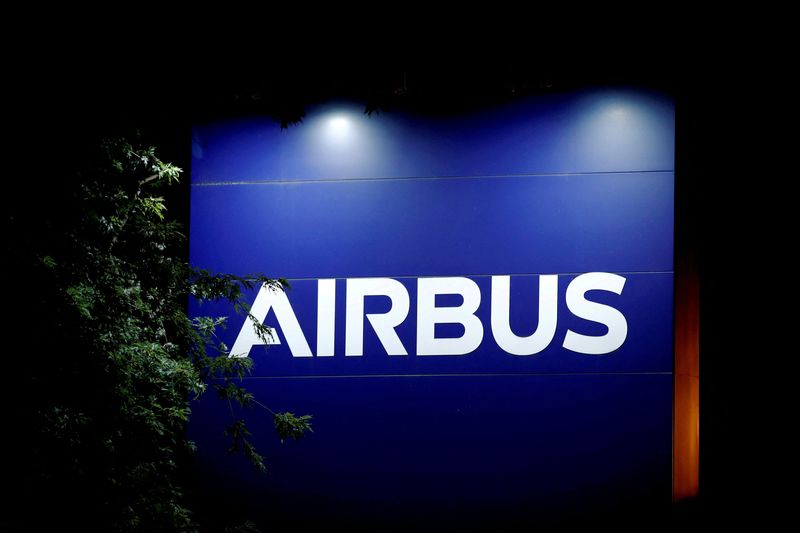 airbus-speeds-deliveries,-books-key-chinese-jet-order