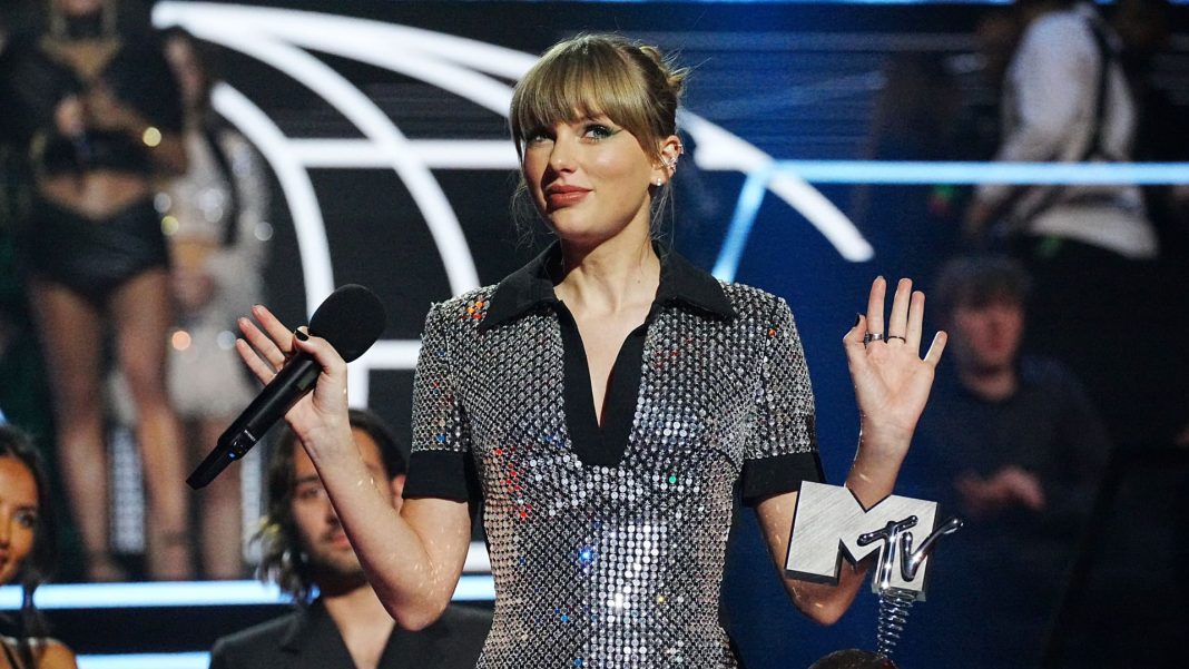 taylor-swift-tour-ticket-fiasco-leads-to-calls-for-ticketmaster-and-live-nation-to-break-up
