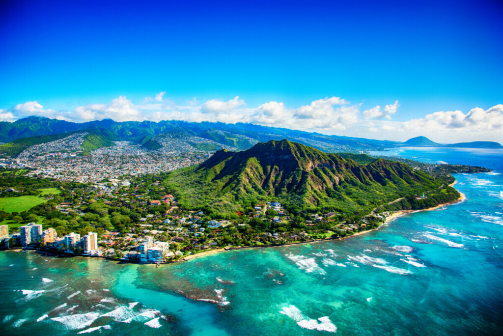 moving-to-hawaii?-here-are-7-things-to-know-about-buying-a-luxury-home-in-the-aloha-state