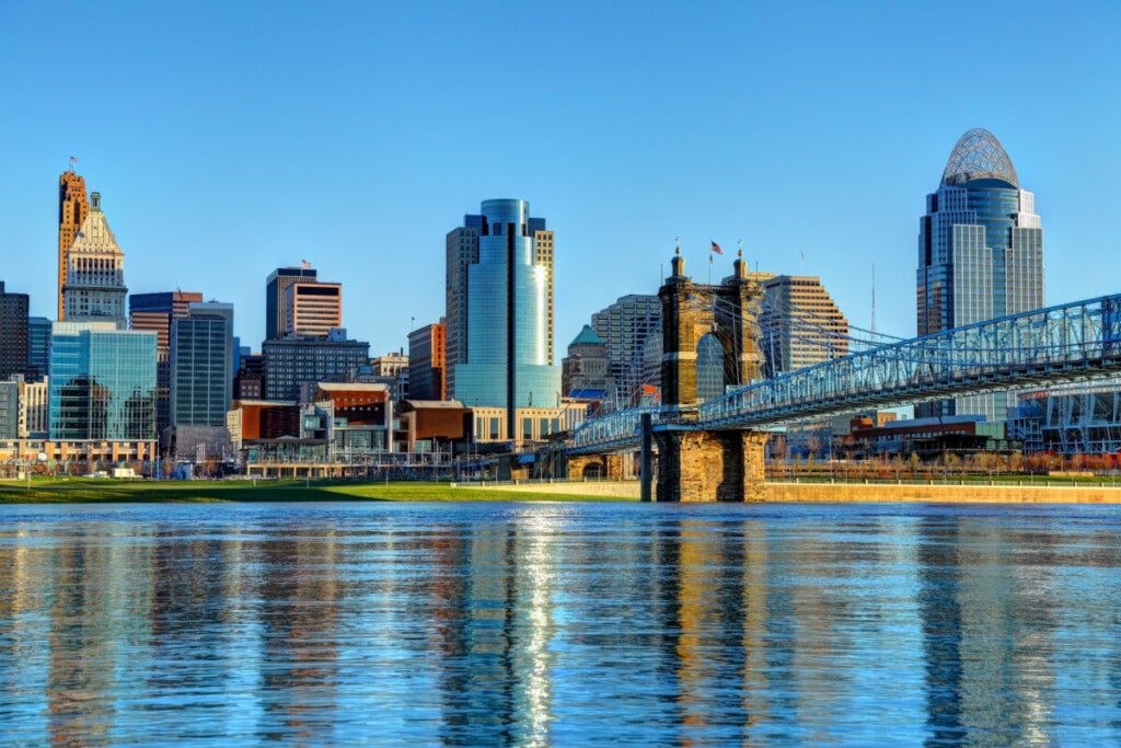 is-cincinnati,-oh-a-good-place-to-live?-pros-and-cons-of-living-in-queen-city