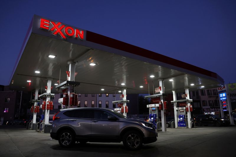exxon-mobil-expects-fourth-quarter-oil-earnings-to-fall
